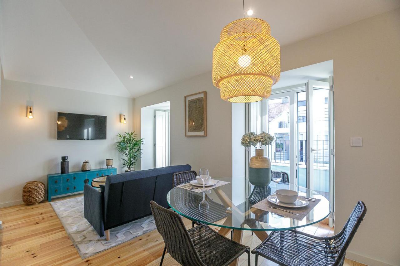 Lovelystay - Downtown Studio With Pool, Ac And Balcony Porto Exterior photo