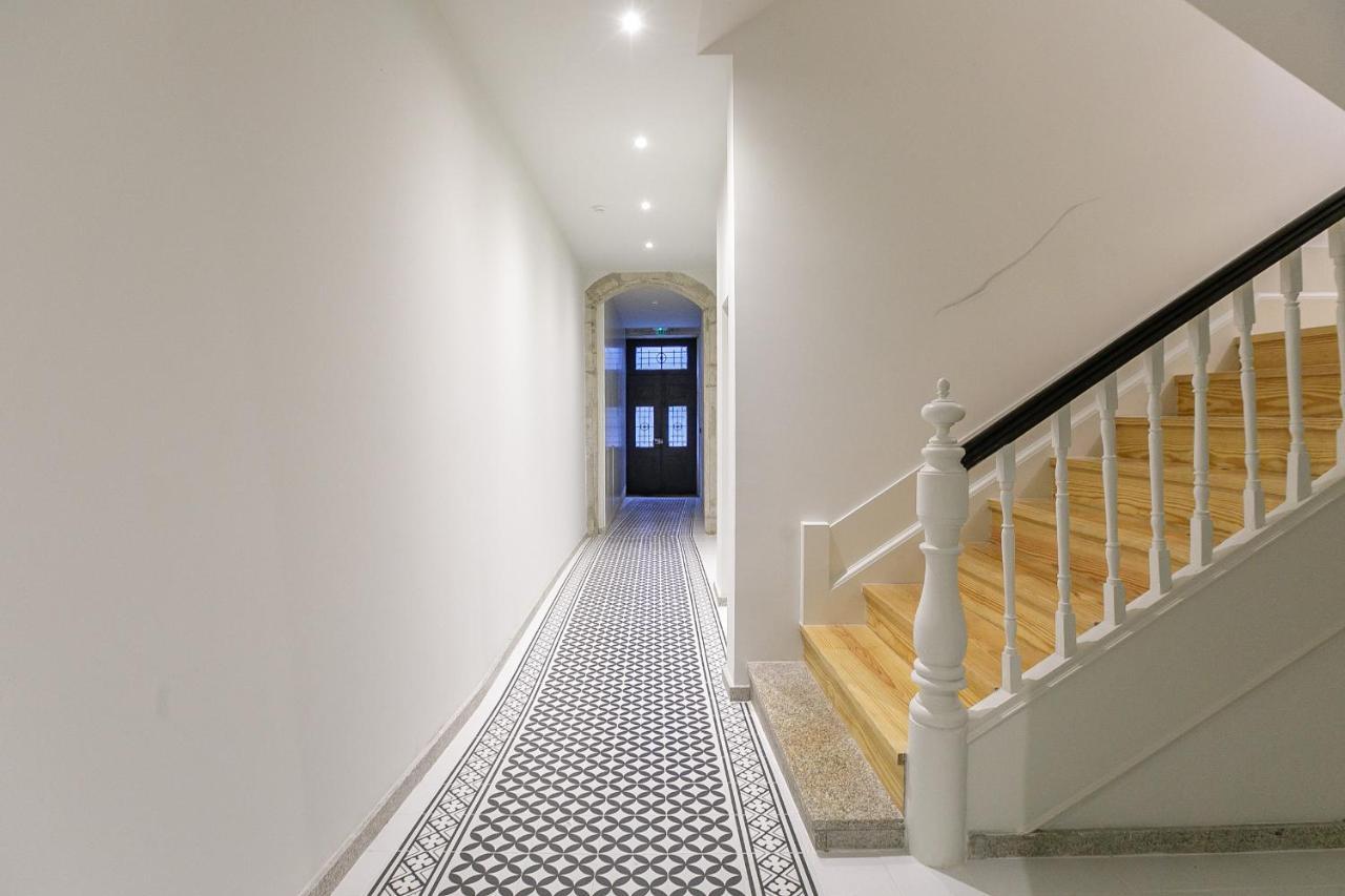 Lovelystay - Downtown Studio With Pool, Ac And Balcony Porto Exterior photo