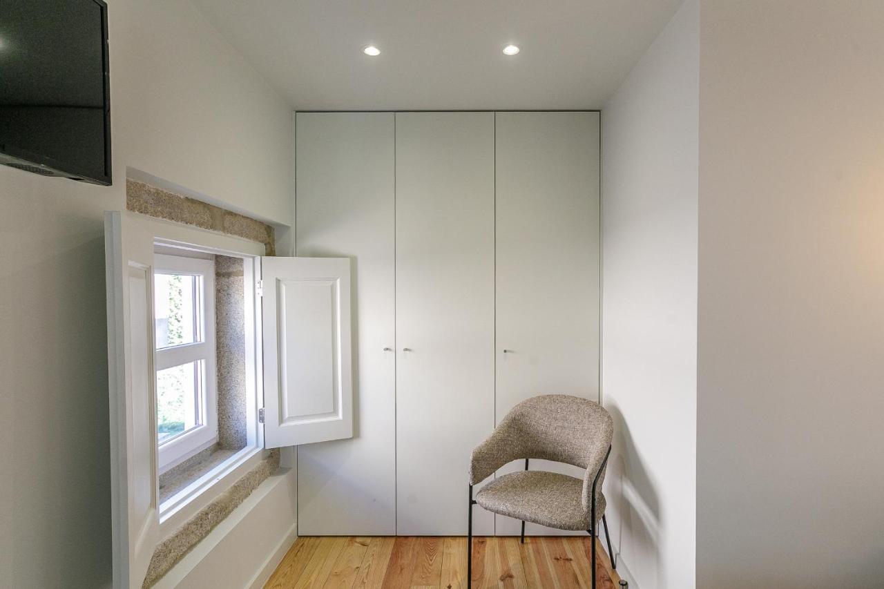 Lovelystay - Downtown Studio With Pool, Ac And Balcony Porto Exterior photo